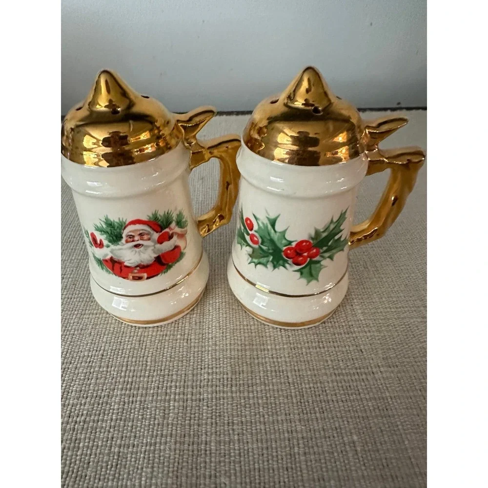Vintage santa Christmas Salt And Pepper Shakers 22k Gold Cute! - Picture 1 of 3